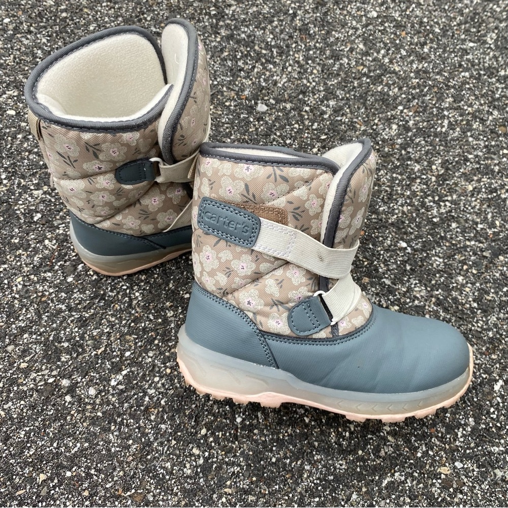 Carter's Floral Cream and Gray winter boots with lights. Worn one season.